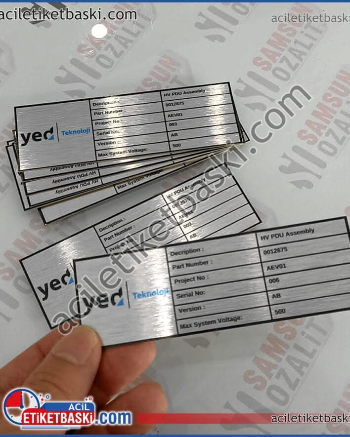 Acil etiket baskı merkezi, yed teknoloji için yapılan, gümüş renk metal etiket baskısı, acil metal etiket baskı merkezi, alüminyum etiket, paslanmaz metal, renkli baskı yapılabilir, aynı gün gönderim yapılabilir, arkası bantlı yada bantsız üretim mümkün, yurt dışı gönderim yapılır Emergency label printing center, made for backup technology, silver color metal label printing, emergency metal label printing center, aluminum label, stainless metal, color printing can be done, same day shipping, production with or without tape on the back is possible, international shipping is possible.