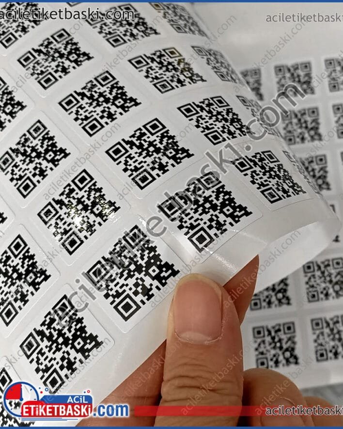 QR kod baskılı etiket, folyo etiket, dış mekan dayanıklı, istediğin yere yapıştır, sudan etkilenmez, arkasını göstermez, kaliteli folyo etiket üretim imalat tasarım, istenilen ebatlarda üretilir, yuvarlak, kare, özel kesim yapılır, dayanıklılığı yüksek üründür, deforme olmaz, silinmez, akmaz, adet ve ebat sınırı olmaksızın üretilebilir, acil etiket baskı merkezi QR code printed label, foil label, outdoor durable, stick anywhere you want, not affected by water, does not show the back, quality foil label production manufacturing design, produced in desired sizes, round, square, special cutting is done, high durability product, does not deform, does not erase, does not flow, can be produced without any quantity and size limit, urgent label printing center