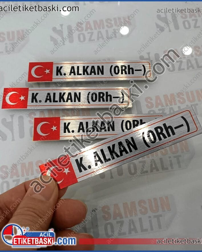 kan grubu yazılı, metal etiket, motosiklet kullanıcısı için, metal kan grubu isim baskılı etiket, hızlı üretim yapılır, acil etiket baskı merkezi, arkası bantlı ürün, az adet üretilebilir, tasarım desteği verilir, acil metal etiket, kaliteli ürün, hızlı üretim, baskılı metal etiket imalat