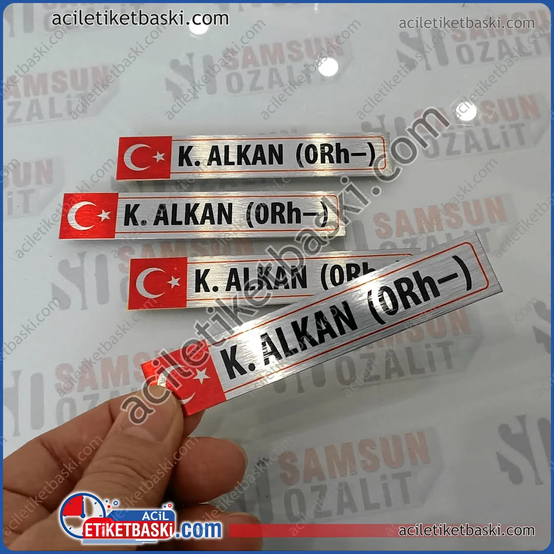 kan grubu yazılı, metal etiket, motosiklet kullanıcısı için, metal kan grubu isim baskılı etiket, hızlı üretim yapılır, acil etiket baskı merkezi, arkası bantlı ürün, az adet üretilebilir, tasarım desteği verilir, acil metal etiket, kaliteli ürün, hızlı üretim, baskılı metal etiket imalat