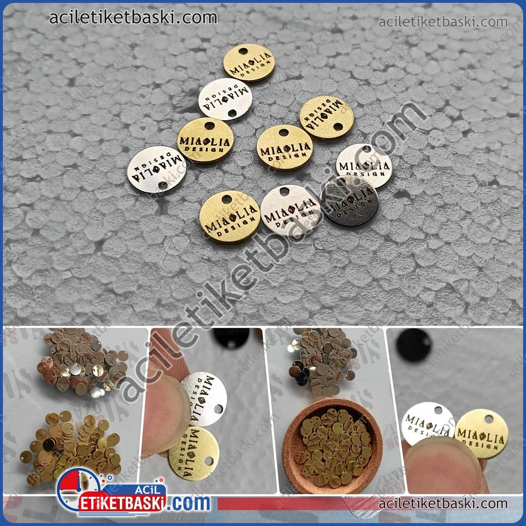 1cm çapında, gerçek pirinç, nikel kaplama, üzerinde delik var, hobi ürünleri, el yapımı ürün için logo ve marka baskılı, metal etiket, tasarım desteği 1cm çapında, gerçek pirinç, nikel kaplama, üzerinde delik var, hobi ürünleri, el yapımı ürün için logo ve marka baskılı, metal etiket, tasarım desteği