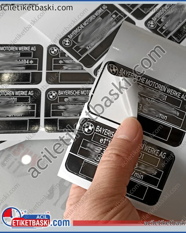 BMW araç etiketi, araç direk etiketi, boyamada silinen etiket yerine aslına uygun, dış mekan dayanıklı etiket, imalat, üretim, tasarım, acil etiket baskı merkezi