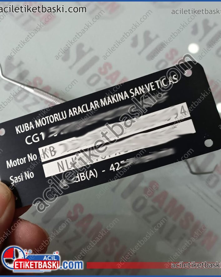 Kuba motosiklet etiketleri, zamanla boya altında kalabilir, silinebilir ya da düşebilir.