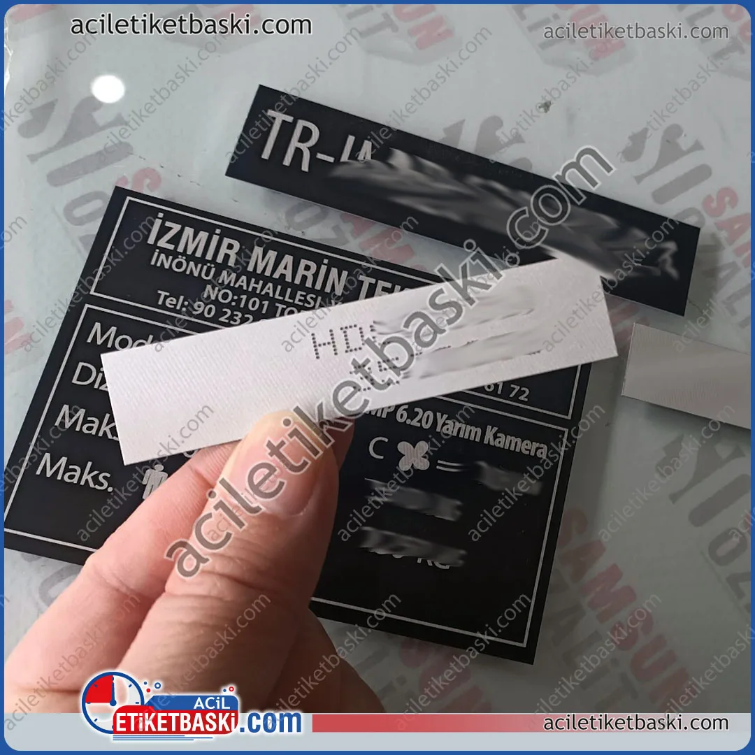 izmir marin, tekne imalat, etiketi, tekne motor etiket, tanıtım metal ürün etiketi, tekne bilgi etiketi, motor bilgi etiketi, bağlama kütük etiketi, suya dayanıklı, aslına uygun hızlı üretim, etiket üretim merkezi