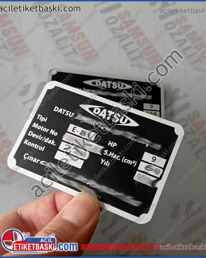 datsu motor etiketi, patpat motor etiketi, su motoru etiketi, tekne etiketi, balıkçı teknesi etiketi acil etiket baskısı, aslına uygun yönetmelikte geçerli etiket üretim imalat