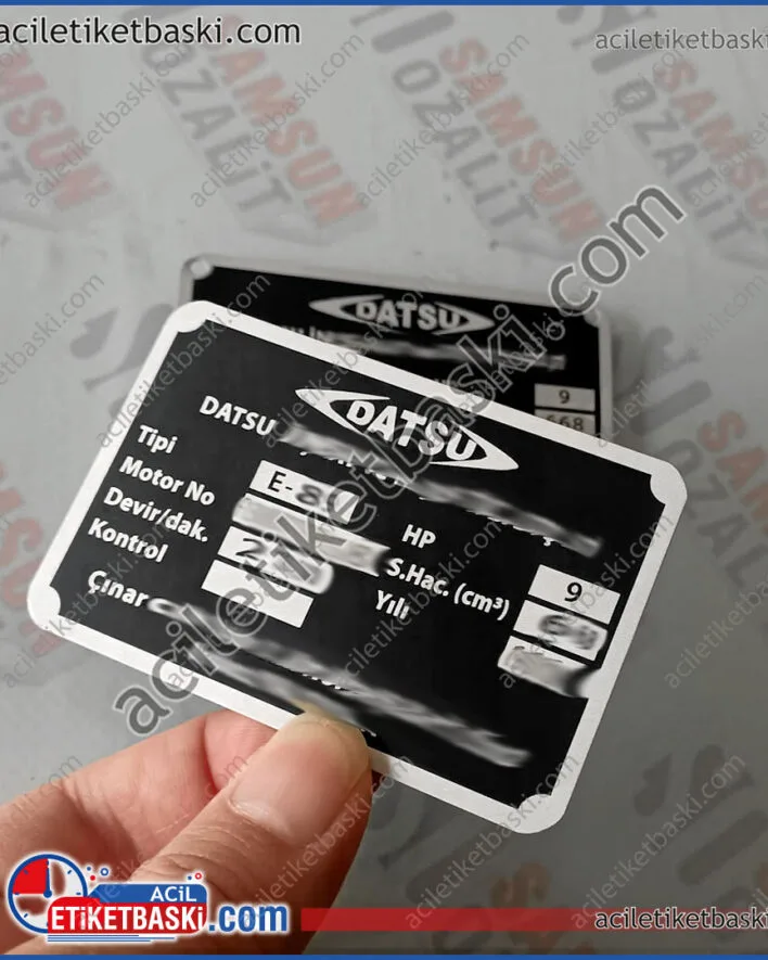 datsu motor etiketi, patpat motor etiketi, su motoru etiketi, tekne etiketi, balıkçı teknesi etiketi acil etiket baskısı, aslına uygun yönetmelikte geçerli etiket üretim imalat