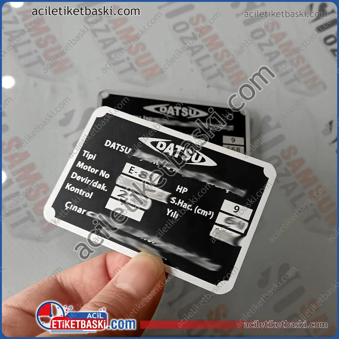 datsu motor etiketi, patpat motor etiketi, su motoru etiketi, tekne etiketi, balıkçı teknesi etiketi acil etiket baskısı, aslına uygun yönetmelikte geçerli etiket üretim imalat