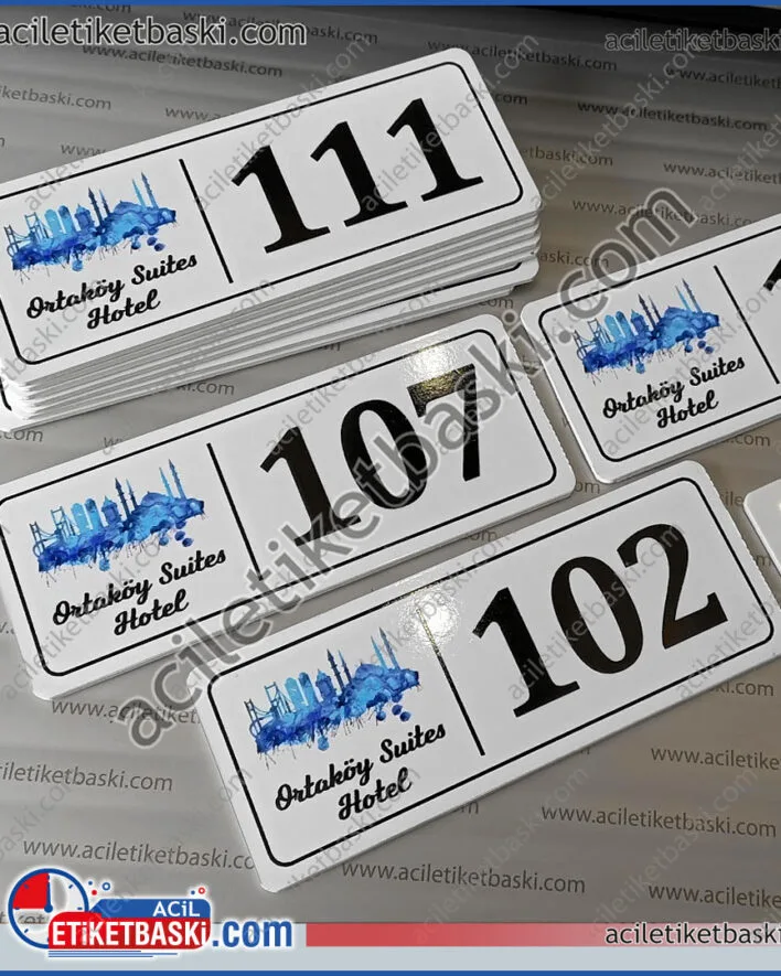otel kapı isimliği, uygun fiyatlı kapı numarası, kapı tabelası, okul, devlet kurumu, spor salonu, ucuzkapı tabelası, hızlı üretim, arkası bantlı, 3mm dış mekan dayanıklı plastik
