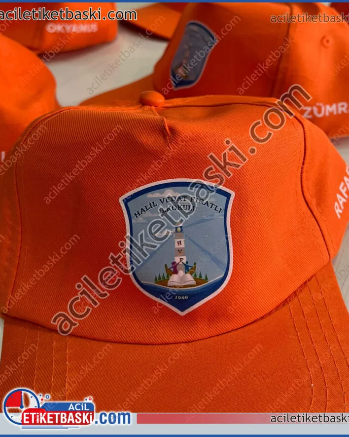 okul için şapka baskısı, gezi şapkası baskısı, tek tek öğrenci isim baskılı şapkalar, okul logosu, öğrenci ismi baskılı, kaliteli şapka, hızılı teslimat, tasarım desteği