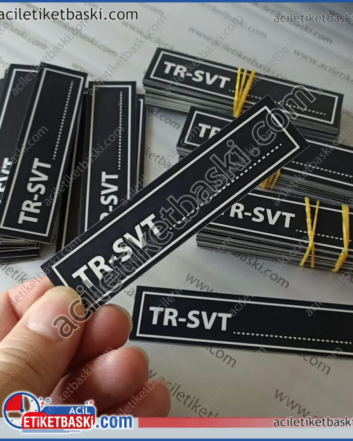 tekne üreticisi için, tekne numarası baskılı, adetli seri no metal etiket üretimi örneğimizdir, paslanmaz alüminyum, deniz suyuna dayanır, baskılar çıkmaz