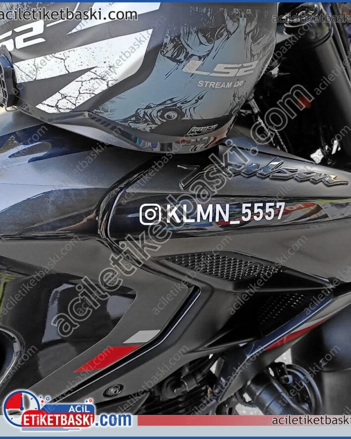 etiket baskı, sticker baskı, instagram adresi baskısı, motosiklet üzerine, kask üzerine, folyo kesim ile baskı, dış mekan dayanıklı, bekle al, aynı gün kargo, tasarım desteği