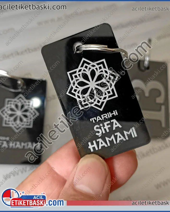 hamam için anahtarlık, 5mm plastil, pleksi ürün, 2 yüzey lazer ile kalıcı baskı, sudan, deterjan dan, aşınmadan etkilenmez, uzun süre kullanılır, kaliteli anahtarlık, logo ve numara baskısı yapılmıştır