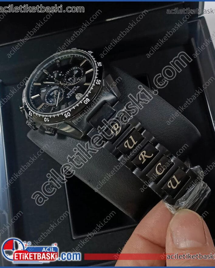 Saat üzerine baskı, kol saatine baskı, metal kordonlu, kol saati üzerine, isim baskısı, kişiye özel baskılar, samsun lazer ile baskı, kalıcı baskı, samsun baskı merkezi, kalıcı baskı, kişiselleştirme, hediye ürüne isim baskısı, acil baskı merkezi, ürünü bekle ve al, ürünü müşteri getirmiştir