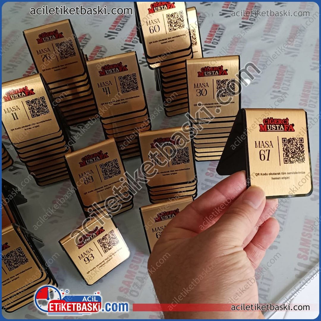 ciğerci mustafa için yapılan, masa üzeri, QR menü, masa numarası ile birlikte, üçgen büküm pleksi, üzeri metal, altın ve gümüş renk yapabiliriz, silinebilir, dayanıklı ürünler ciğerci mustafa için yapılan, masa üzeri, QR menü, masa numarası ile birlikte, üçgen büküm pleksi, üzeri metal, altın ve gümüş renk yapabiliriz, silinebilir, dayanıklı ürünler, hızlı üretim, aynı gün gönderim, kaliteli, imalat, tasarım desteği