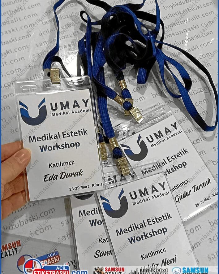 boyun askılı yaka kartı, pvc cepli isim kartı, katılımcı kartı baskısı, plastik şeffaf yaka kartı, etkinlik personel kartı, isimli boyun askısı, toplantı yaka kartı, hızlı kart baskı