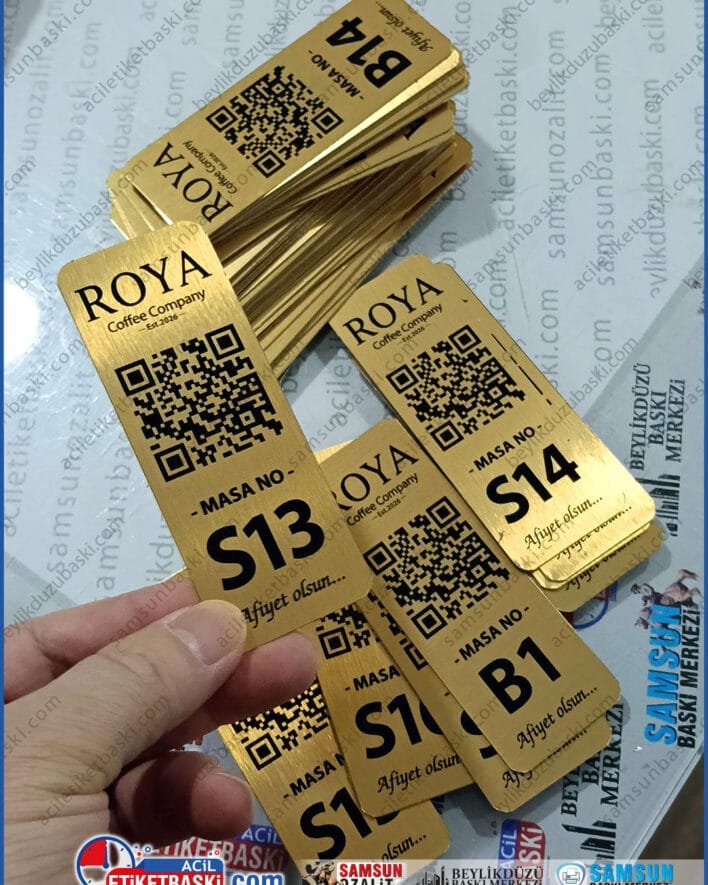 QR metal, masa üzeri, masa numara, menü etiketi, altın renk, fırçalı yüzey, kaliteli baskı, ebat ve adede göre fiyat, aynı gün gönderim, arkası bantlı, acil etiket baskı merkezi