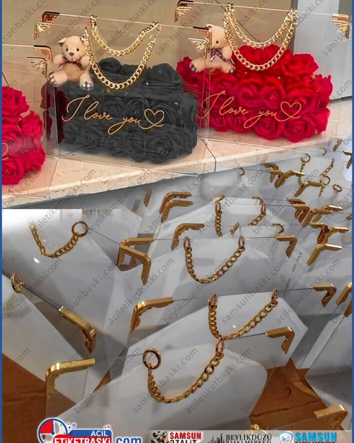 şeffaf hediye çantası, altın zincirli çanta, metal köşeli kutu, varak yaldız baskılı çanta, şeffaf kozmetik çantası, lüks hediye sunumu, samsun pleksi çanta imalatı, kişiye özel şeffaf kutu