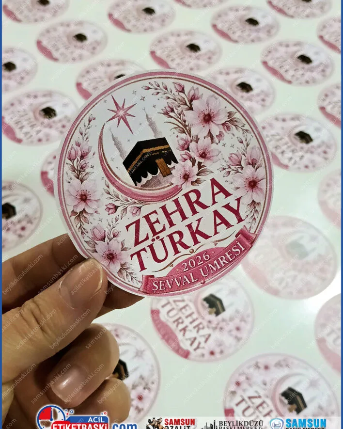 umre hediyelik etiketi, şevval umresi sticker, hediyelik ürün etiketi, umre hatıra etiketi, folyo umre etiketi, özel tasarım hediyelik baskı, umre etiket fiyatları, kaliteli etiket baskı merkezi