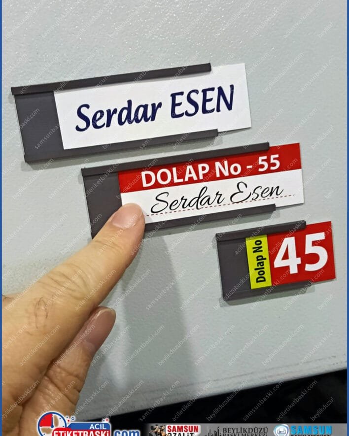 mıknatıslı dolap isimliği, kanallı raf etiketliği, 8x3 cm mıknatıslı etiket, metal soyunma dolabı isimliği, içine kağıt konulan mıknatıs, sürgülü market raf isimliği, manyetik dolap etiketi, samsun mıknatıs baskı merkezi