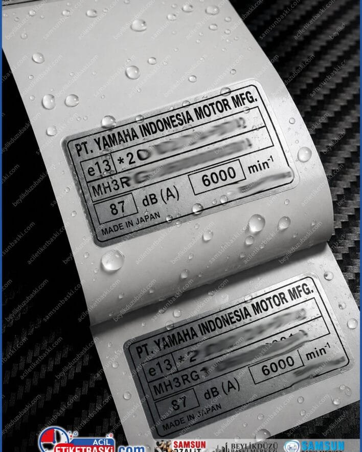 tekne motor etiketi, yamaha motor etiketi, gumus folyo etiket, beyaz folyo etiket, dis mekan dayanikli etiket, deniz suyuna dayanikli etiket, revizyon etiket, tasarim destegi etiket, denizci etiketi, motor etiket baskisi