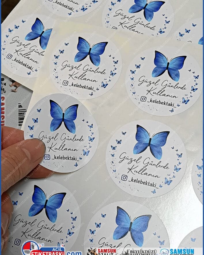 hediye kutusu etiketi, 6cm yuvarlak etiket, kisisellestirilmis etiket, dis mekan dayanikli etiket, acil etiket baski, ozel basim etiket, samsun etiket baski, ambalaj etiketi, logolu hediye etiketi, yuvarlak etiket baski