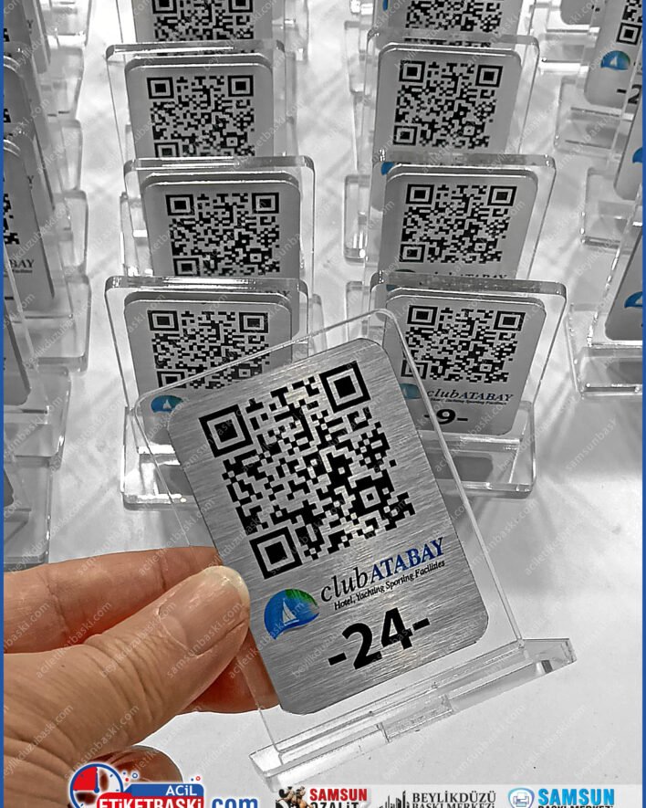 t masa tabelasi, qr menu tabelasi, pleksi qr tabela, masa numarasi qr, fircali metal qr tabela, 5mm pleksi tabela, masa ustu qr menü, cafe qr menü panosu, samsun qr tabela, samsun baski merkezi